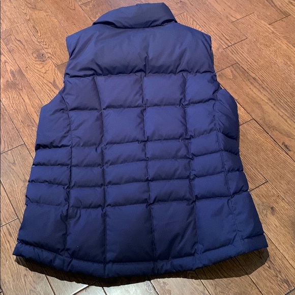 L.L. Bean trail model navy down vest (size small) - Picture 4 of 8